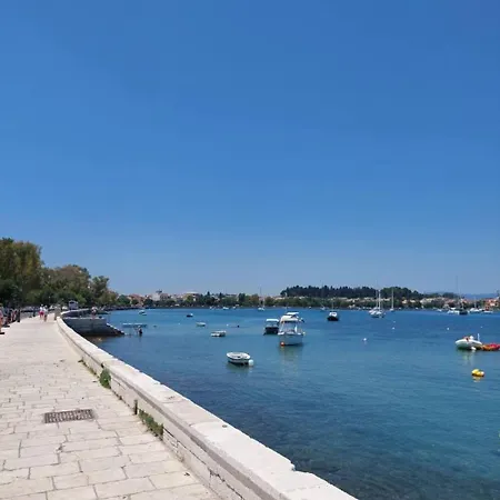 Feriehus Adriana Mon Repos Anemomylos